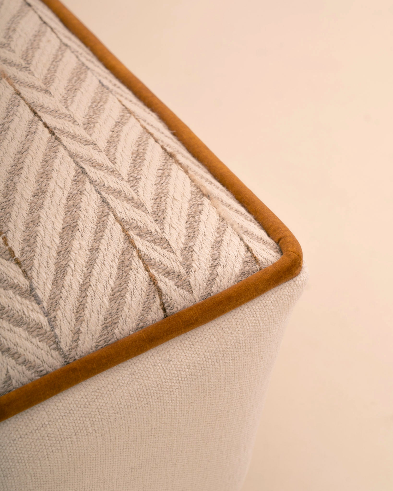 Banco Trapecio Espiga Beige