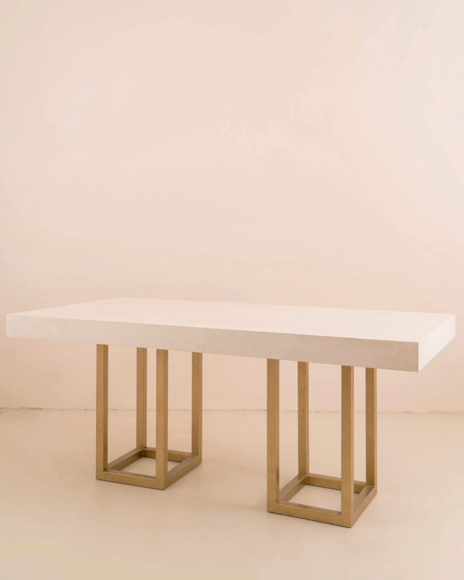 Mesa comedor Cubos Dorado