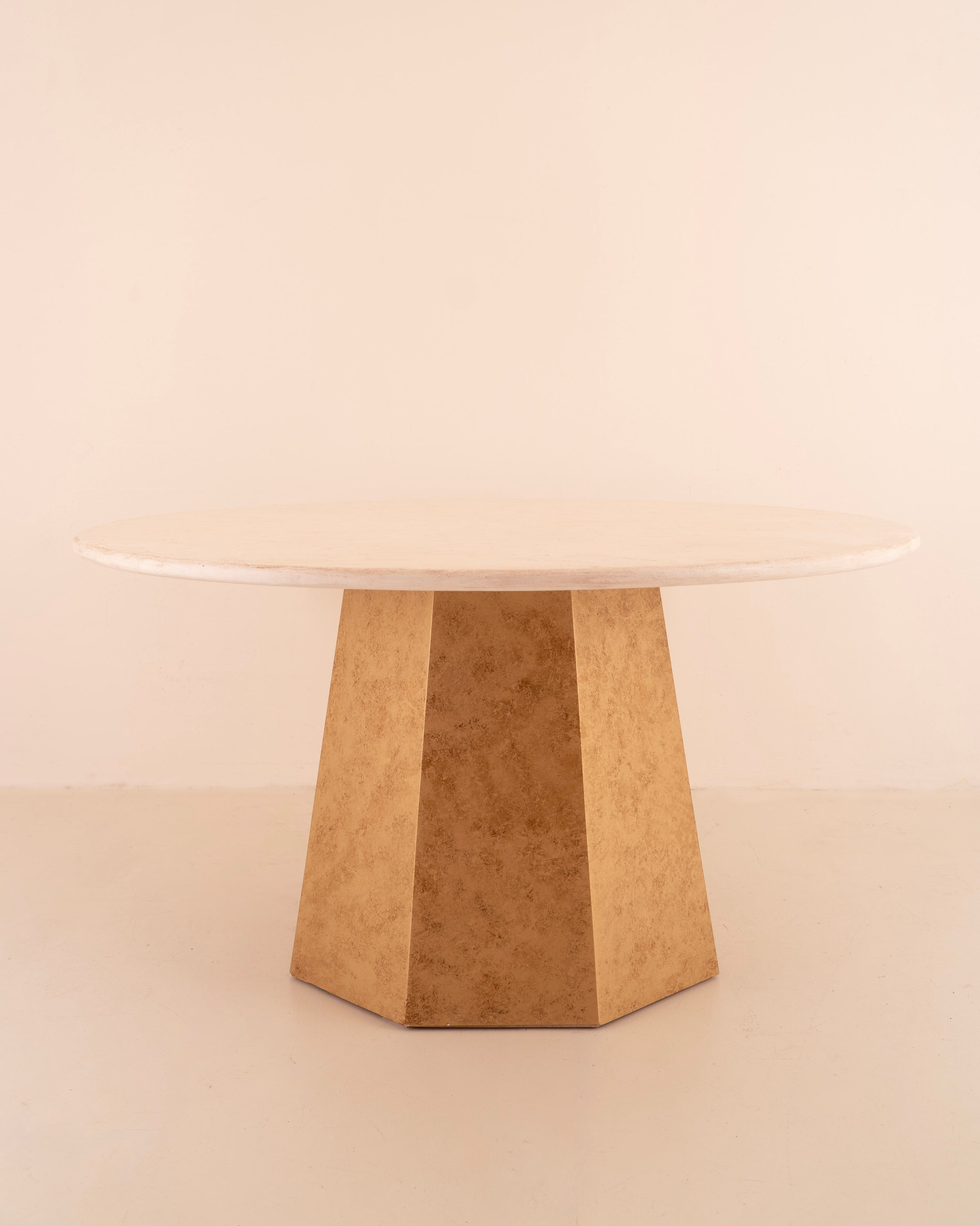 Mesa de comedor Cono