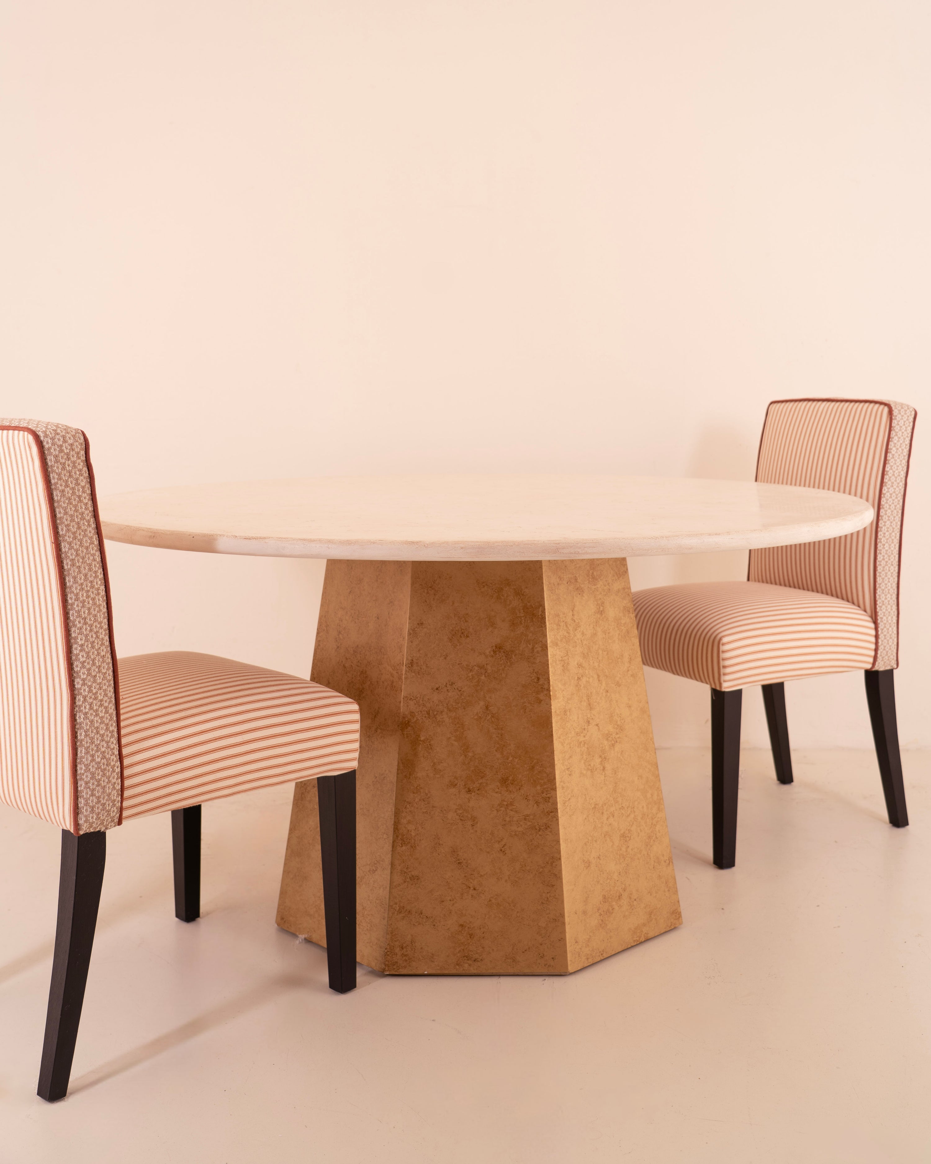 Mesa de comedor Cono