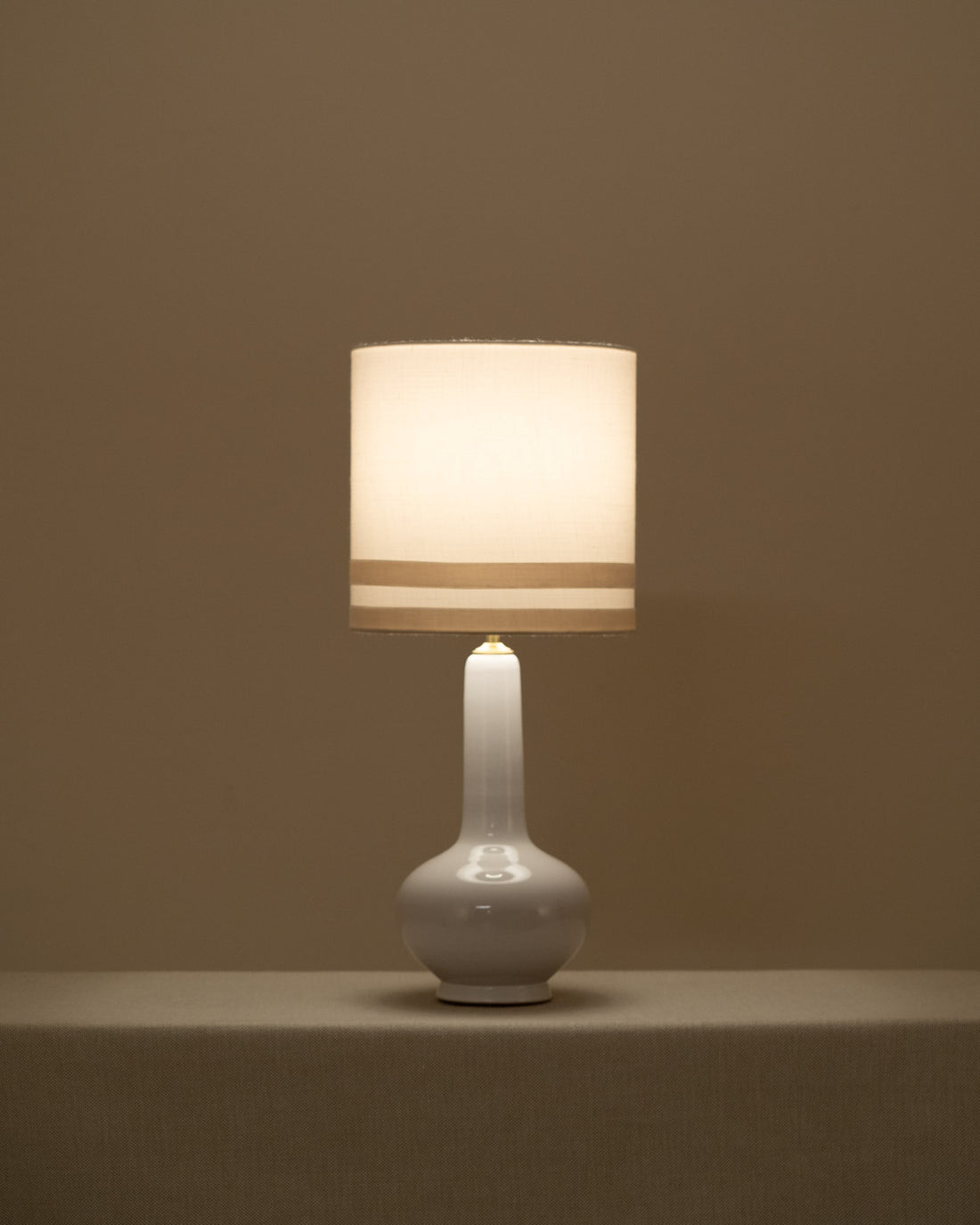 Pantalla Vivos beige