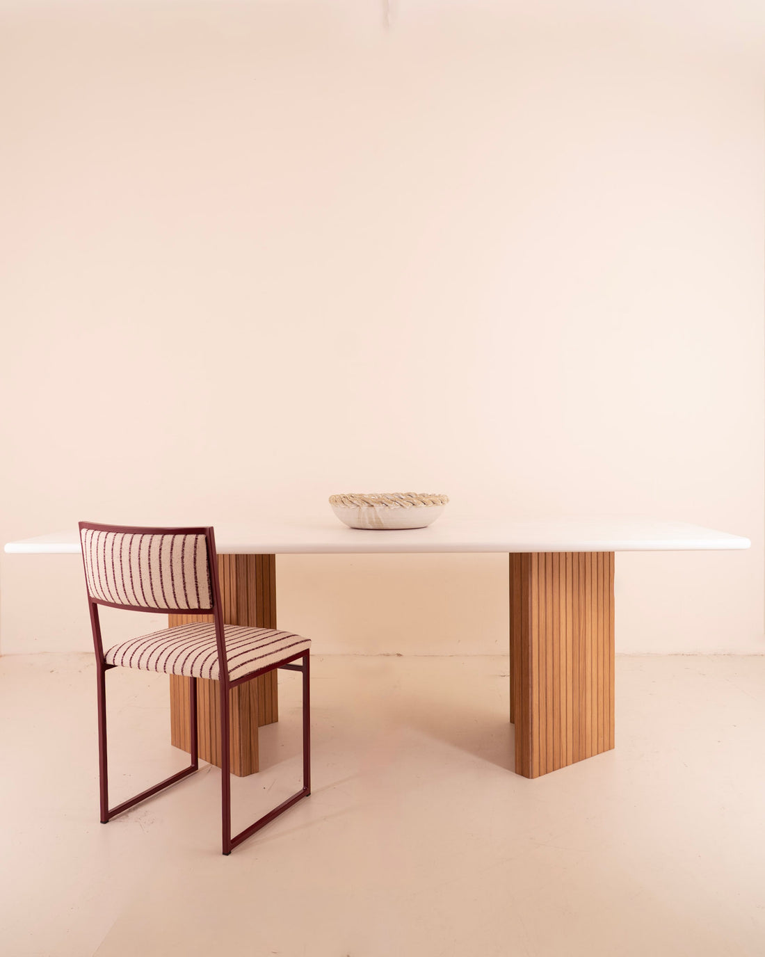 Mesa de comedor Uve