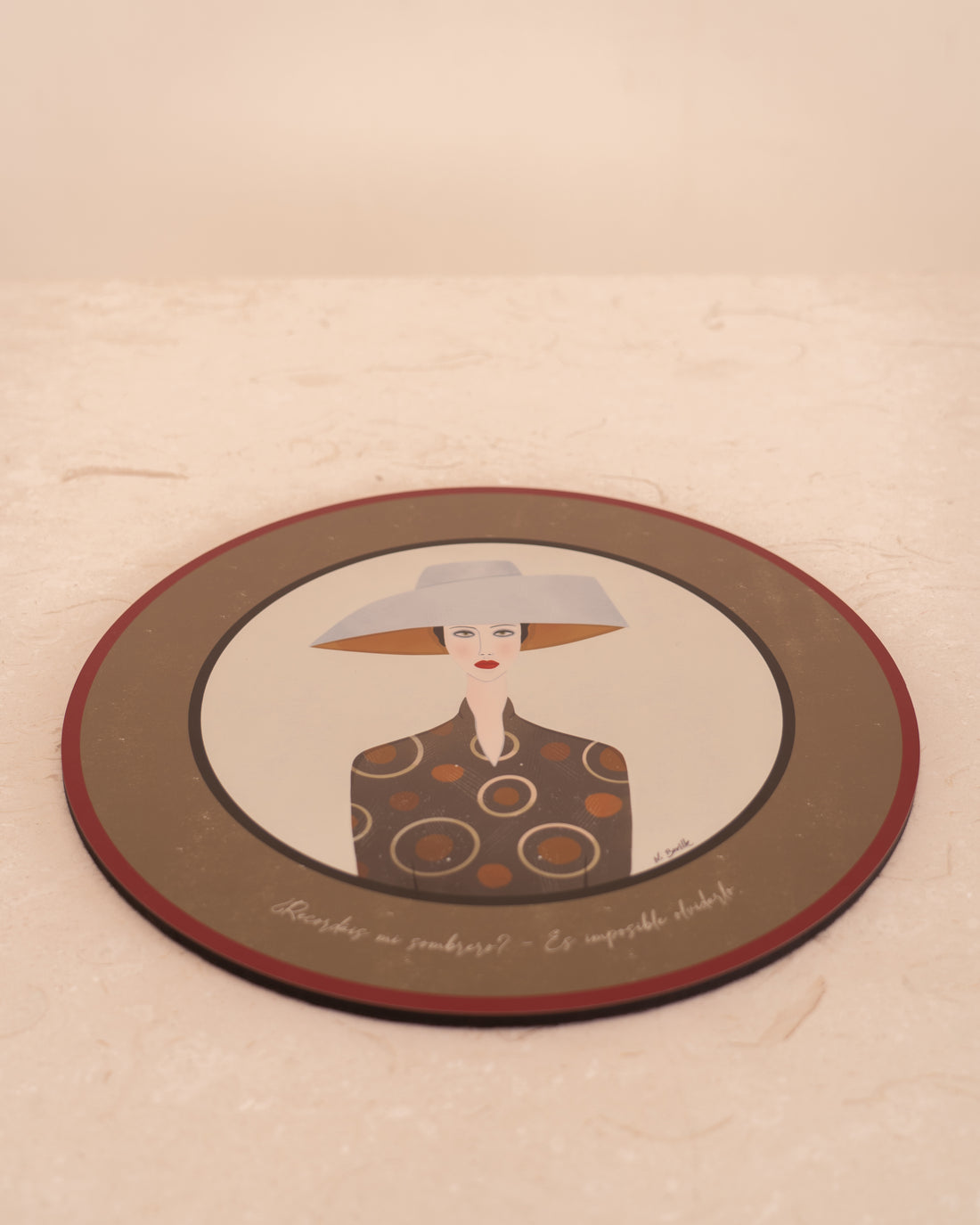 Ilustración circular Mujer con pamela blanca