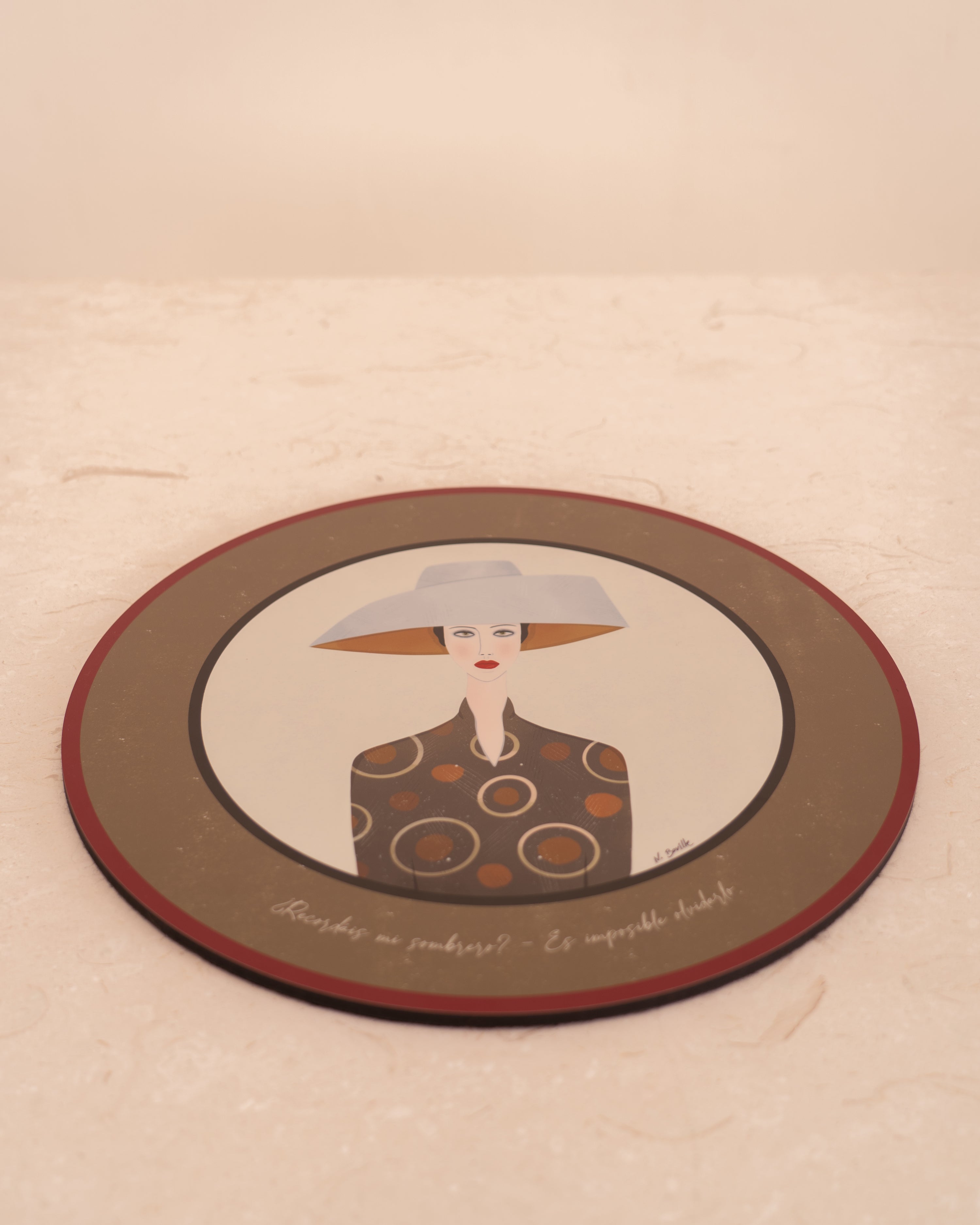 Ilustración circular Mujer con pamela blanca