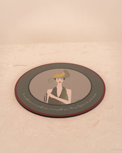 Ilustración circular Mujer con collar