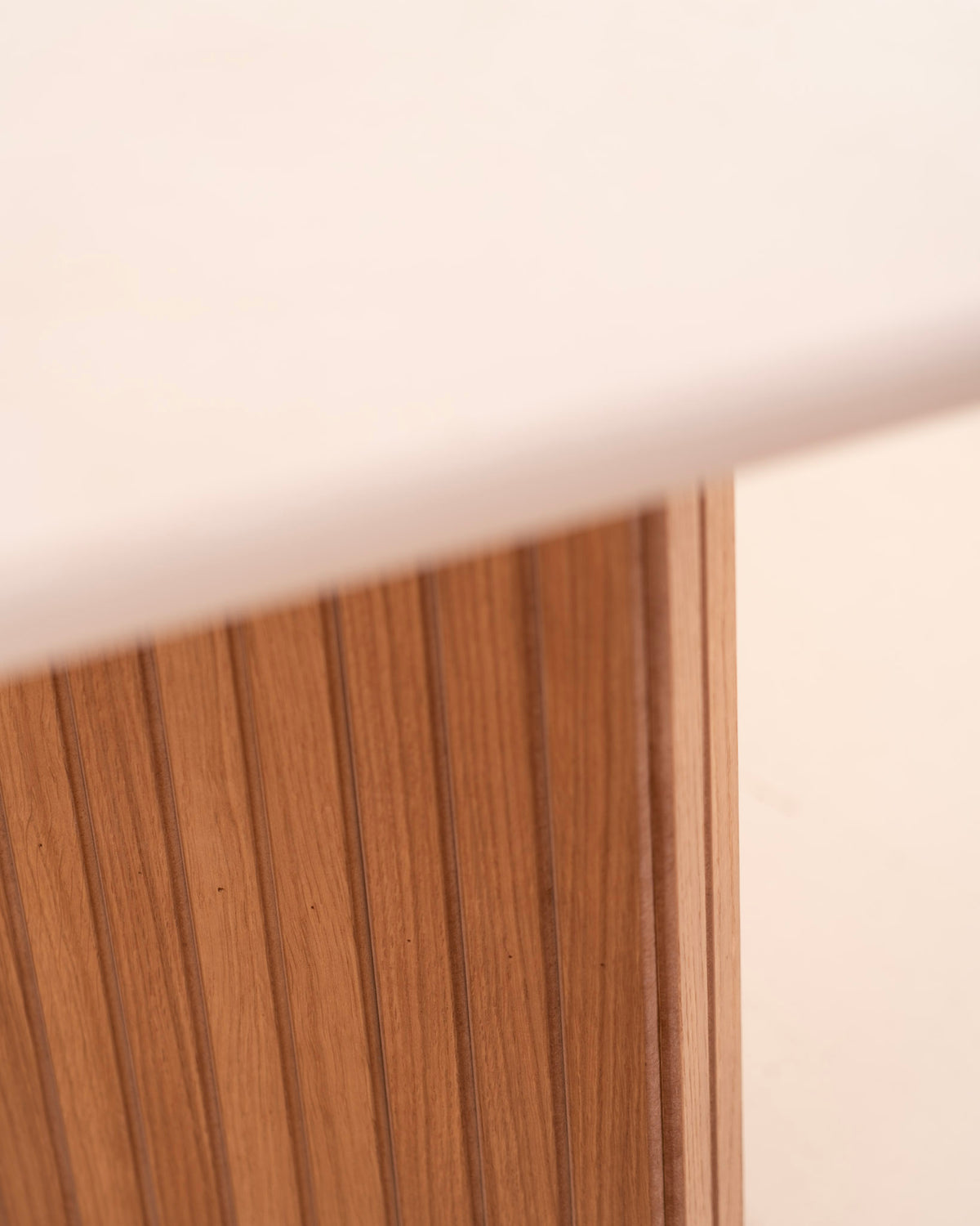 Mesa de comedor Uve
