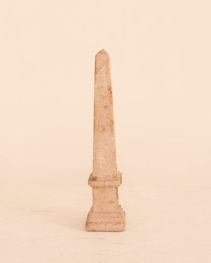 Figura Obelisco II