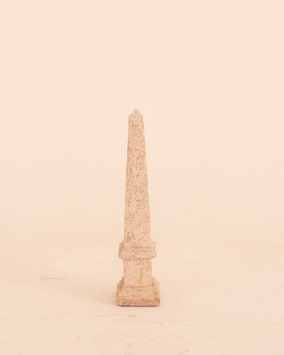 Figura Obelisco I