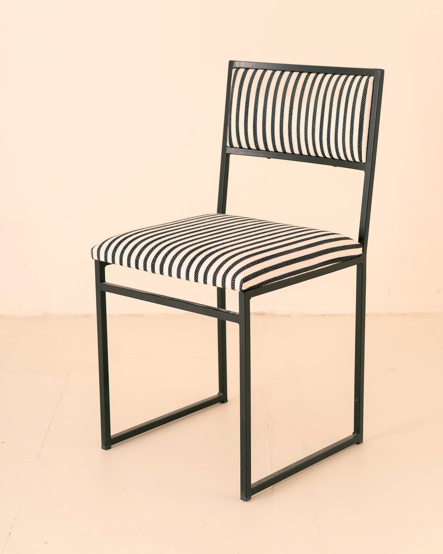 Silla Metaly Black &amp; White II